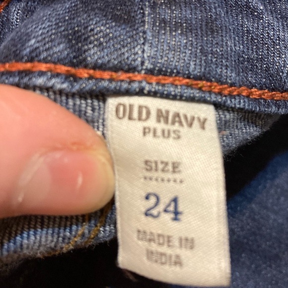 Ladies Size 24 Old Navy Plus Jean Long Cuffed Shorts - Picture 2 of 15